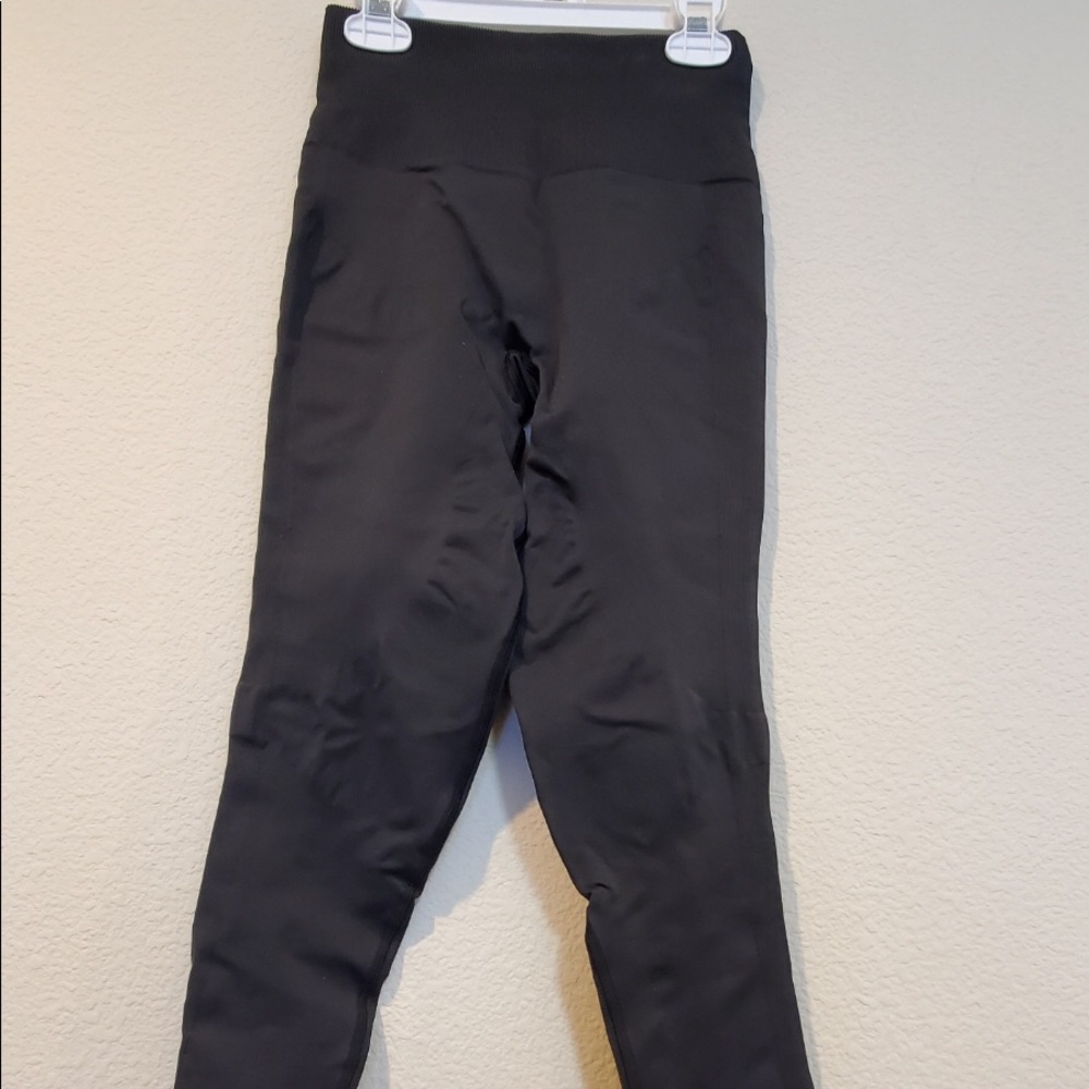 Black Lululemon leggings